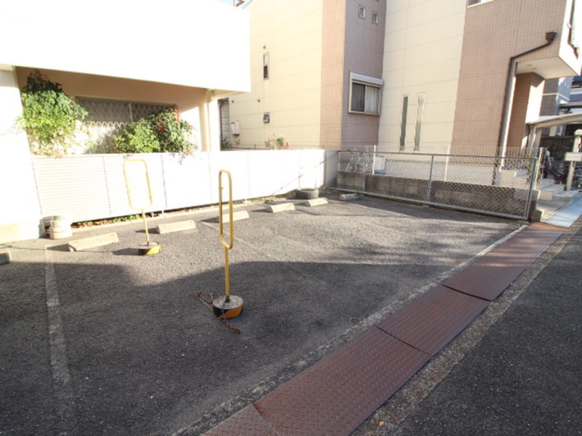 駐車場 宮西ﾊｲﾂ