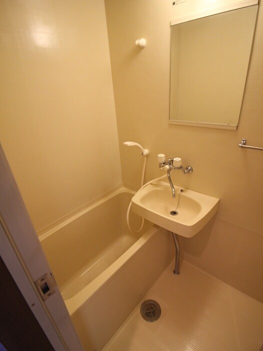 バス／シャワールーム等 シャンブル２