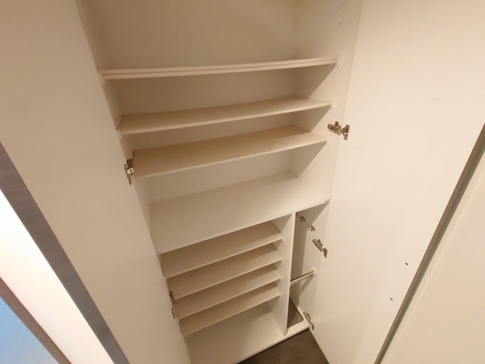 靴箱 ﾗﾗﾌﾟﾚｲｽ三宮ﾙﾐﾅｰｼﾞｭ(1302)