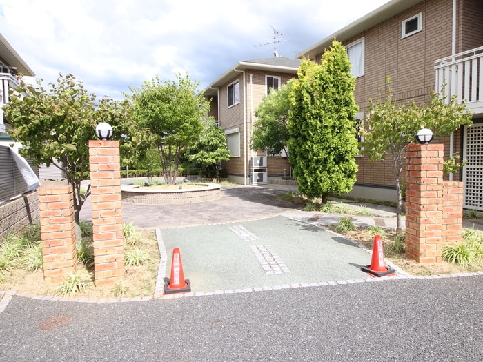 エントランス部分 サンフィ－ルドⅠ