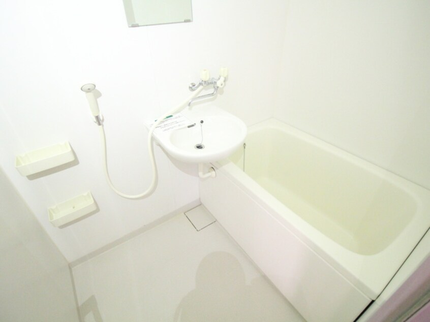 バス／シャワールーム等 カ－サてる