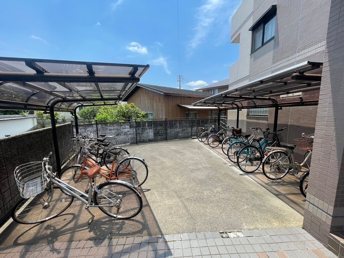 駐輪場 ラポール藤