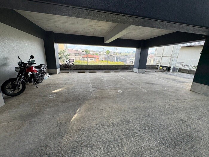 駐車場 サニ－・ビルディング