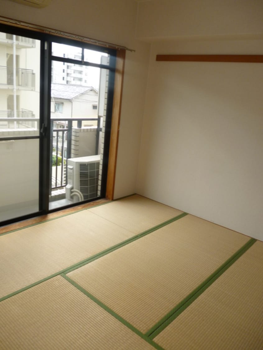 居室 スリ－エヌ豊中