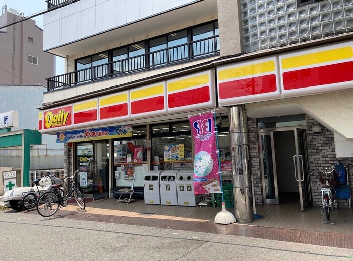 デイリーヤマザキ浅香山駅前店(コンビニ)まで450m GRANDIR浅香山