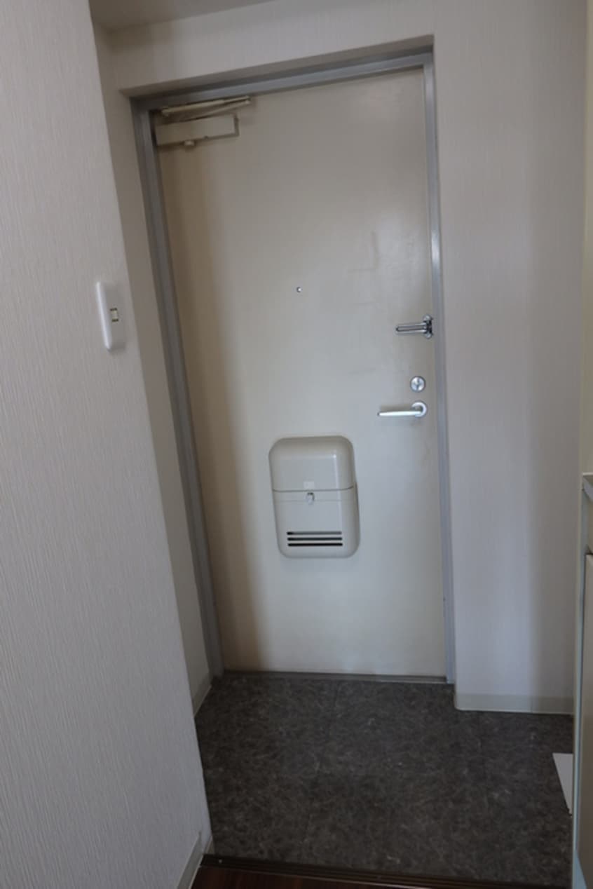 玄関 アルカン弐番館