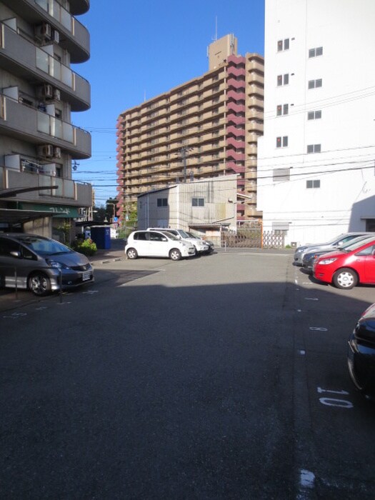 駐車場 アルカン弐番館