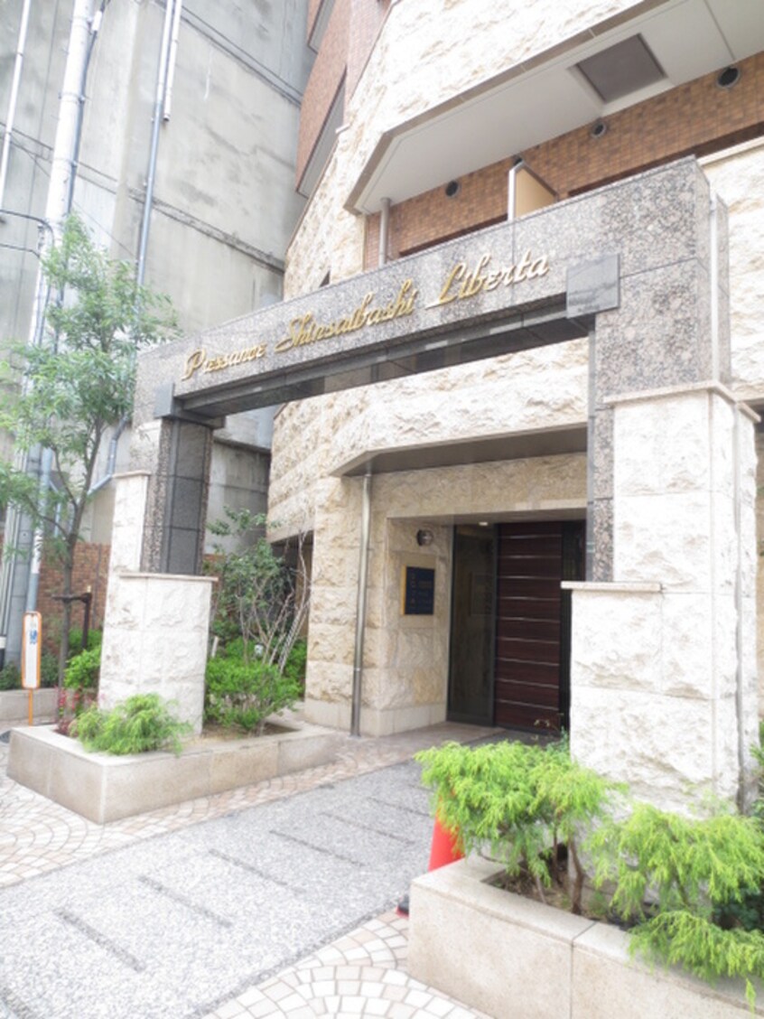 エントランス部分 ﾌﾟﾚｻﾝｽ心斎橋ﾘﾍﾞﾙﾀ（305）