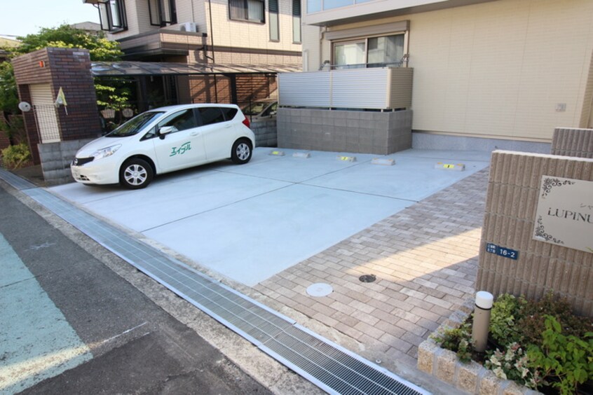 駐車場 ｼｬｰﾒｿﾞﾝﾙﾋﾟﾅｽ緑地公園