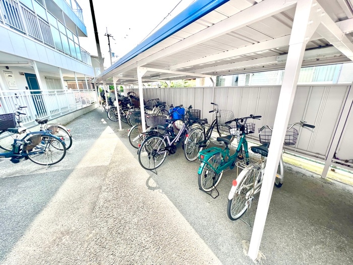 駐輪場 アヴァンセ高槻