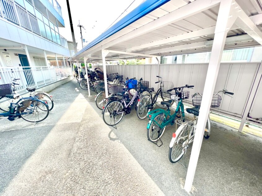 駐輪場 アヴァンセ高槻