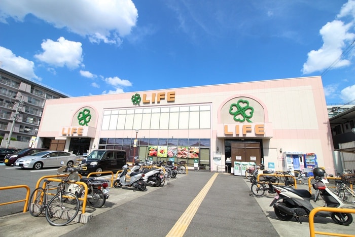 ライフ(スーパー)まで500m ル・パルク