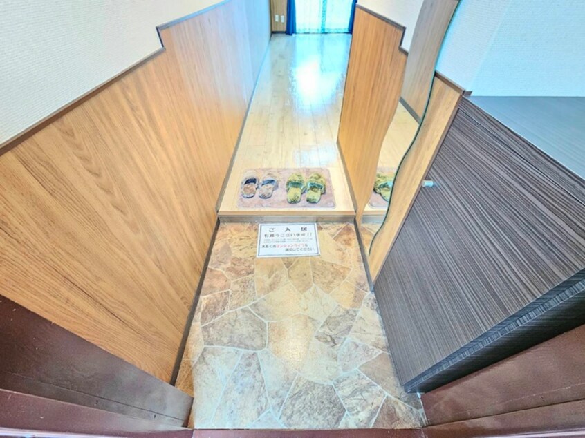 玄関 ア－クヒルズ桃山