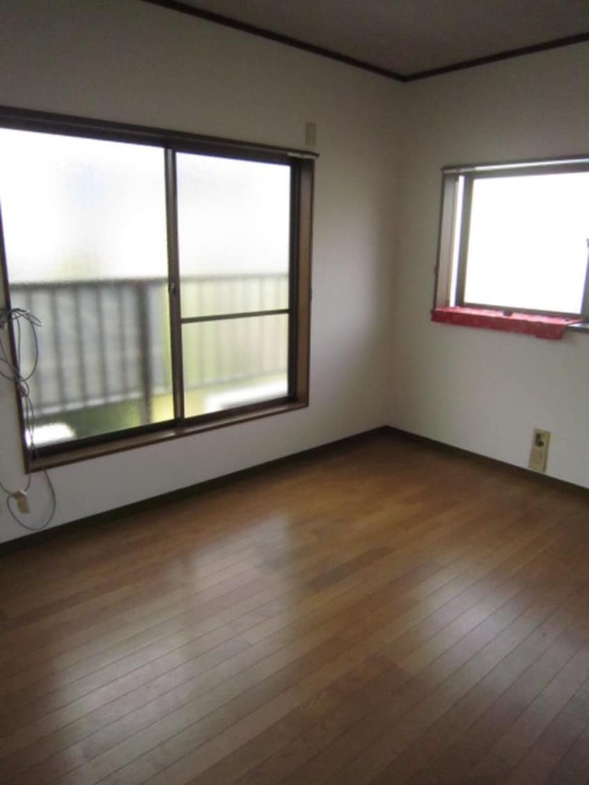 居室 岡山１丁目貸家
