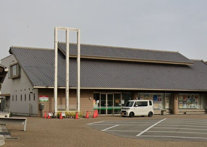 ふぁーみんSHOP二見(スーパー)まで160m グレイス天野