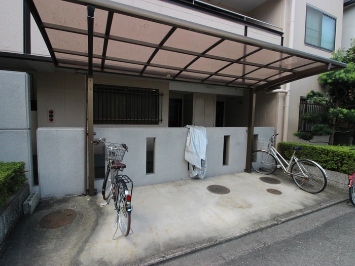 駐輪場 リビエール日向