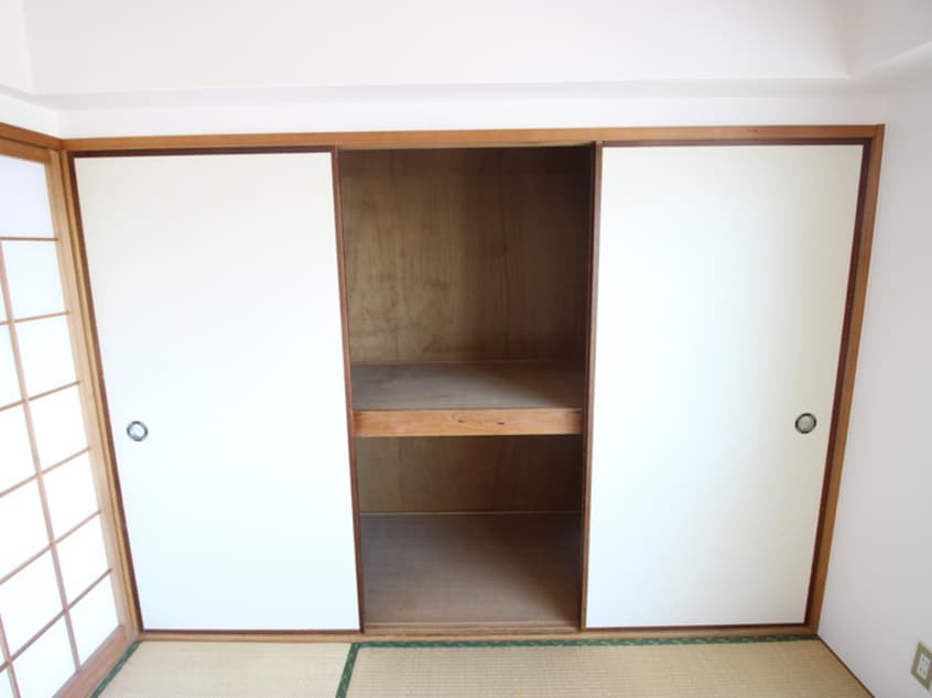 収納 リビエール日向