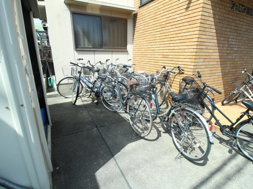 駐輪場 シャロン城北