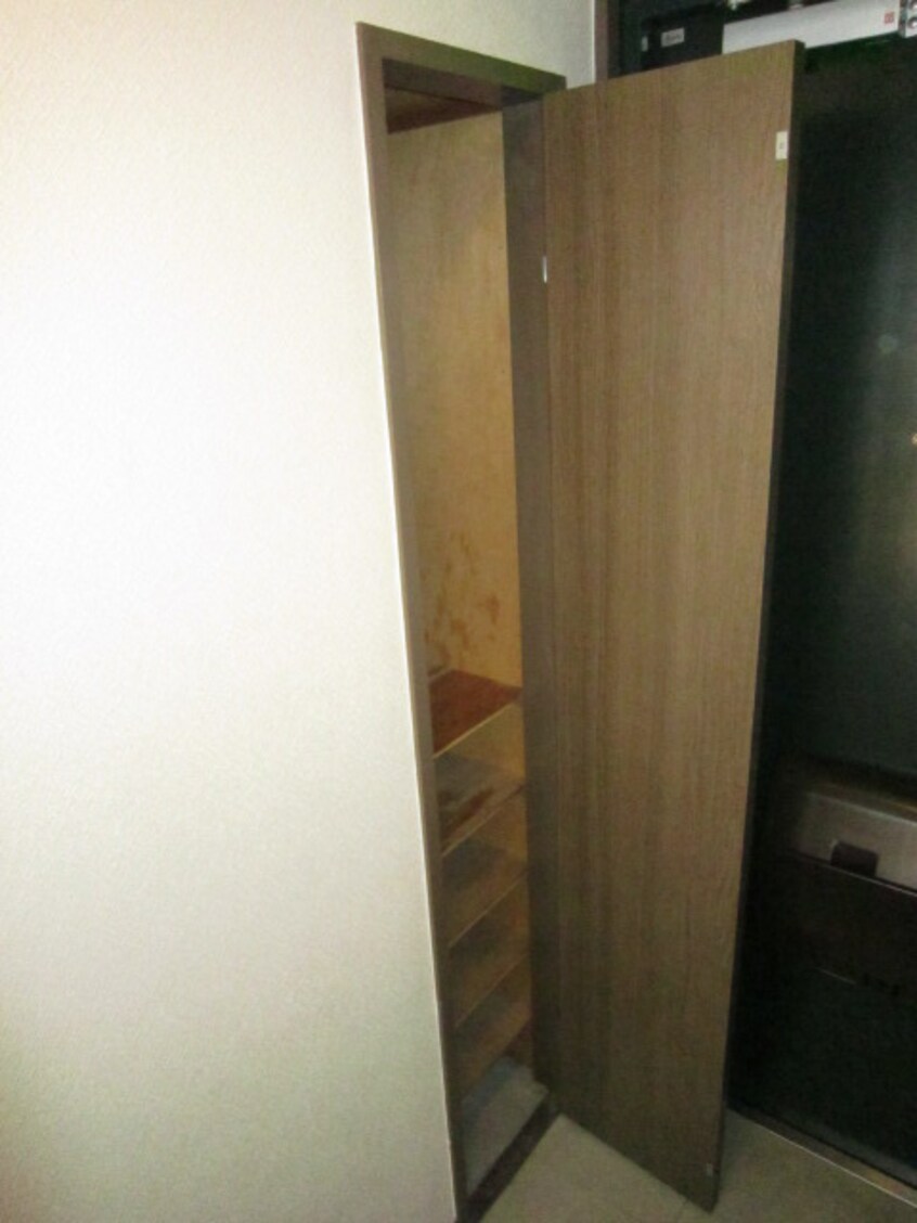 収納 ルミエ－ル２１