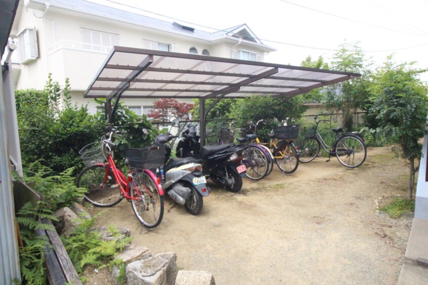 駐輪場 登美丘ハイツ