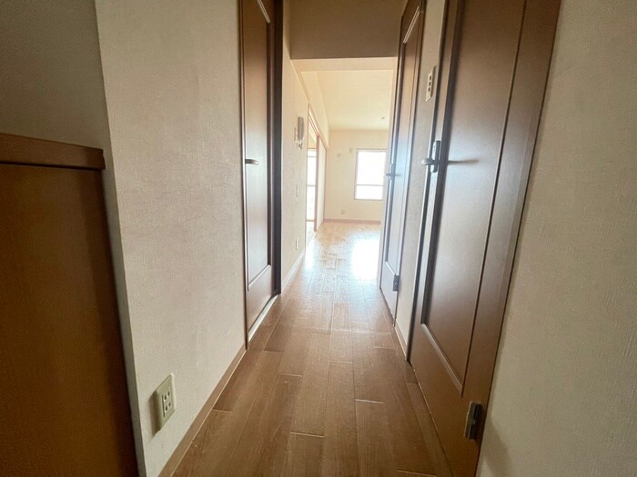 廊下 登美丘ハイツ