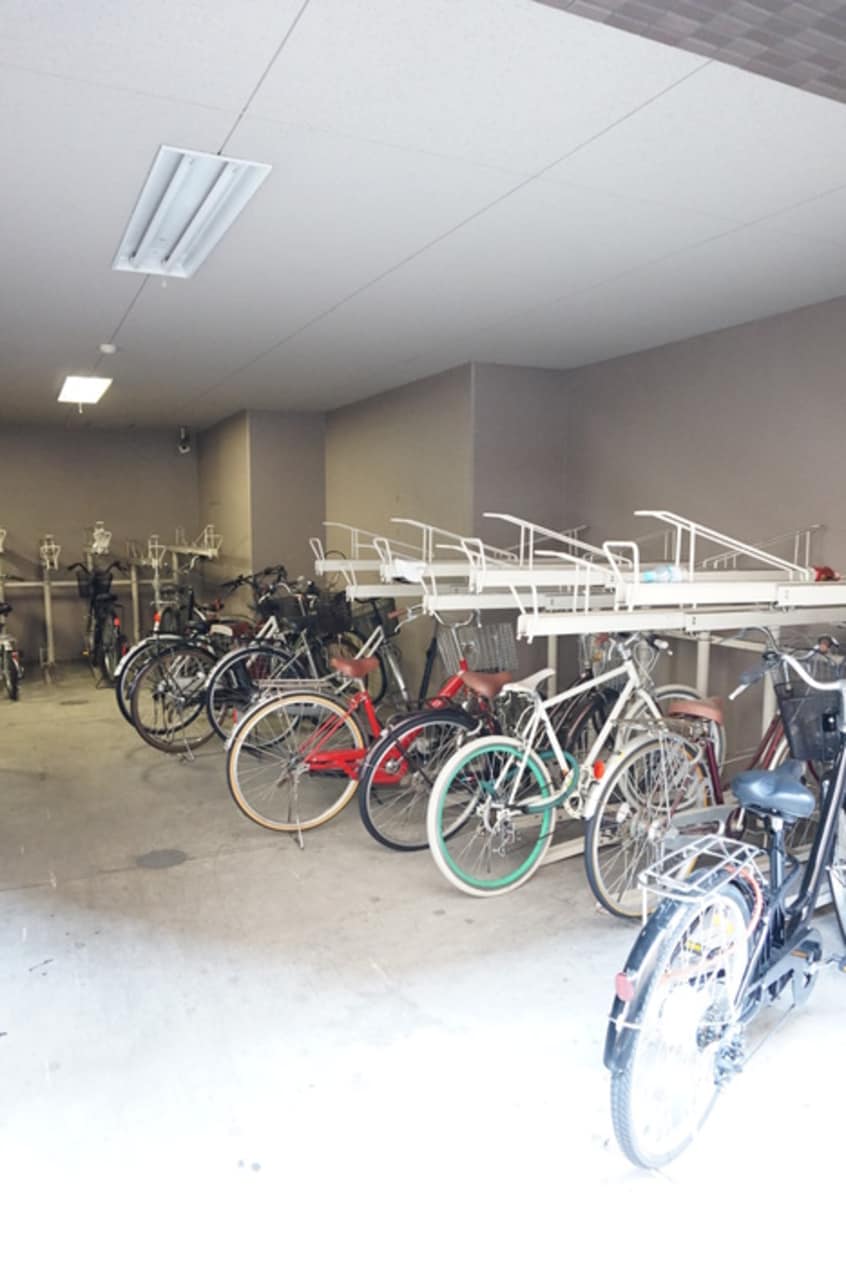 駐輪場 ＳＷＩＳＳ難波西