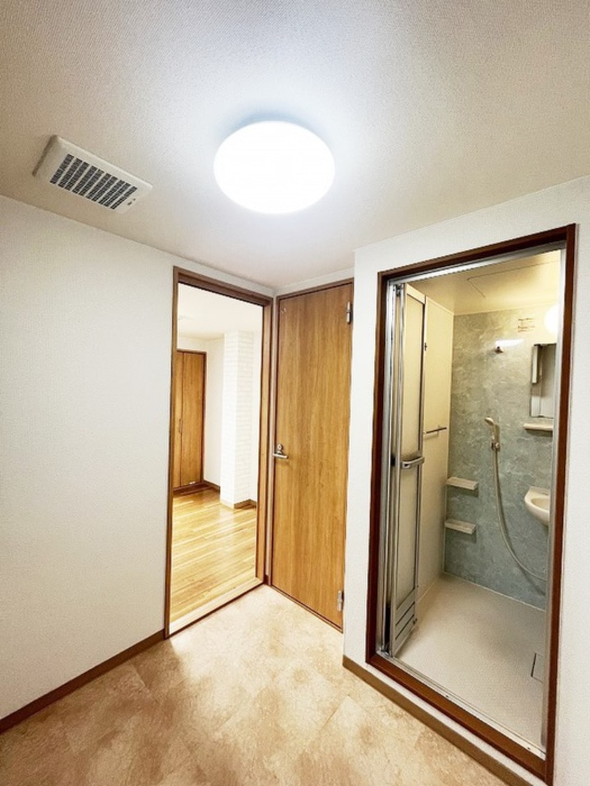 内観写真 ビルシャナ柳通