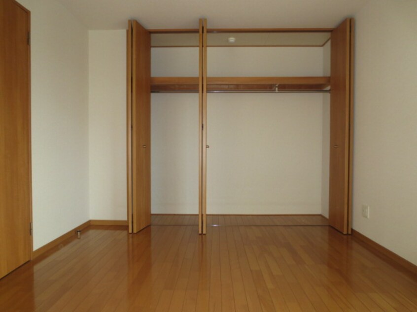 収納 ソレイユ東園田