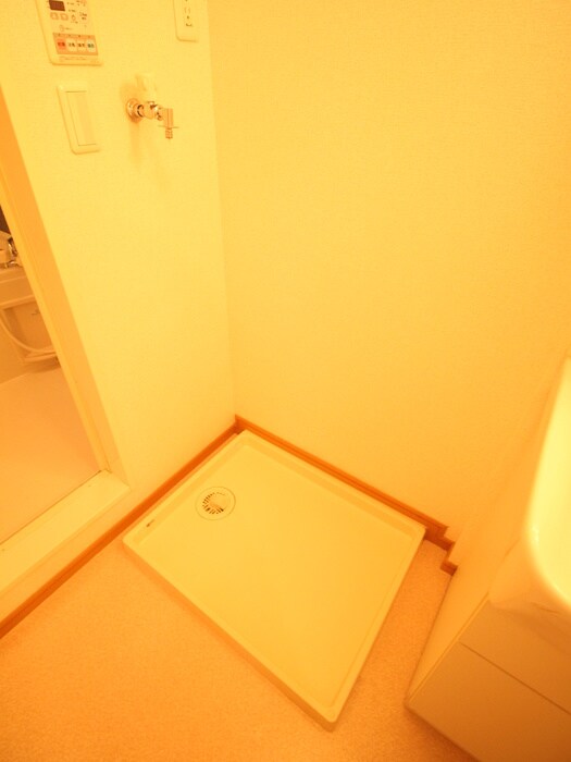 洗濯機置場 エレガンテ・フィオ－レ