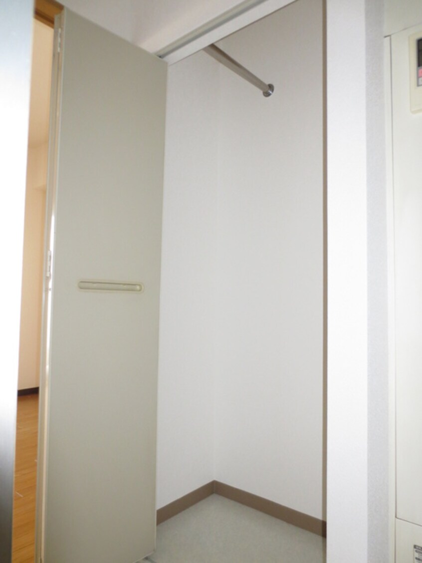 収納 レスポワ－ル東