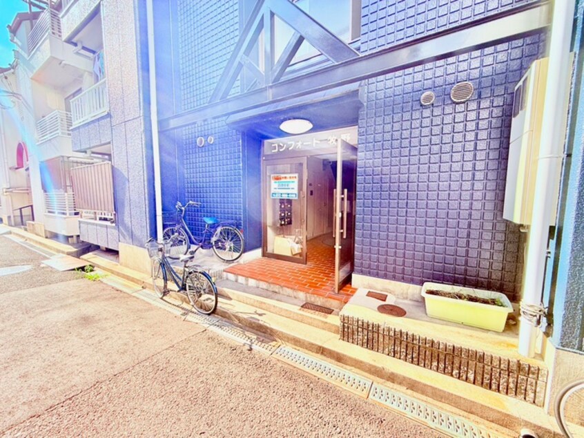 エントランス部分 コンフォート牧野