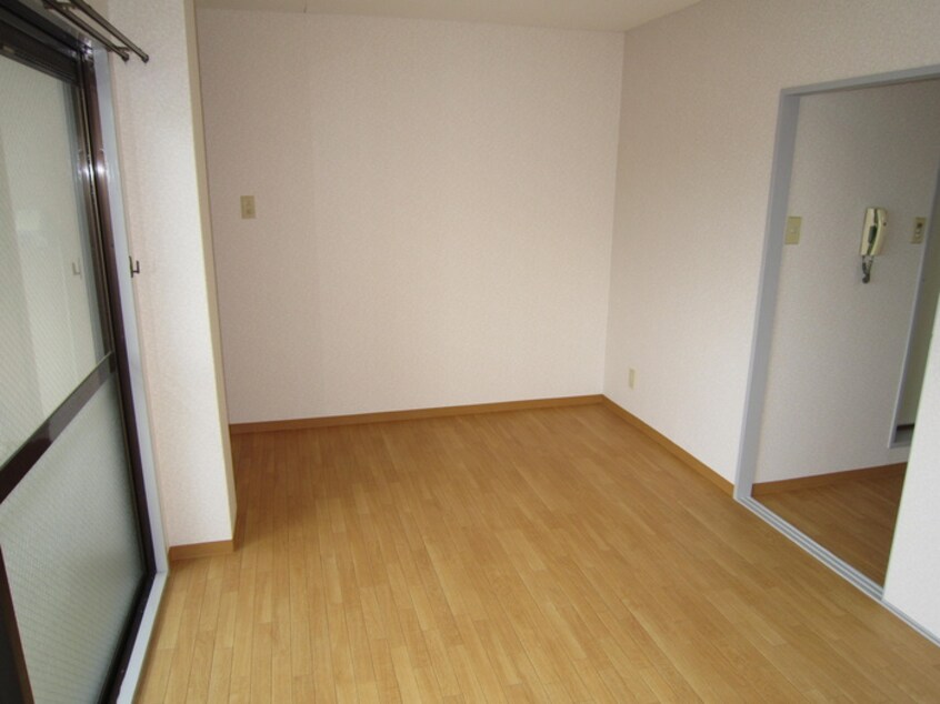 居室 緑地桜ワンション