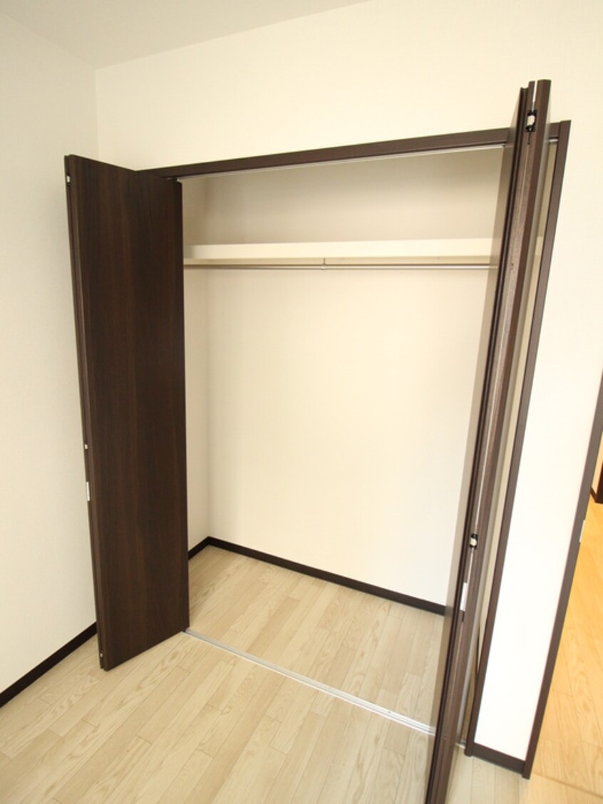 収納 ヒルハイツ高鷲