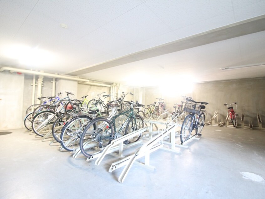 駐輪場 インベスト京都白川（702）