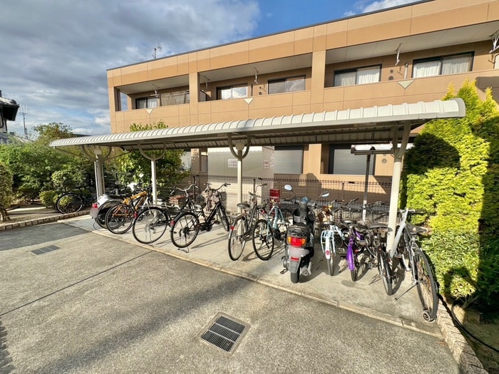駐輪場 アミティエ
