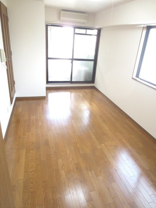 居室 ロイヤルコート