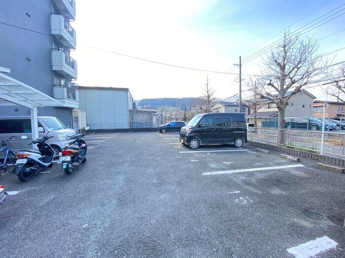 駐車場 プルミエール勧修寺