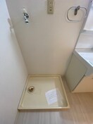 洗濯機置場 イスタナ・フセ