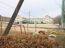 千里丘小学校(小学校)まで670m リバーサイド千里丘
