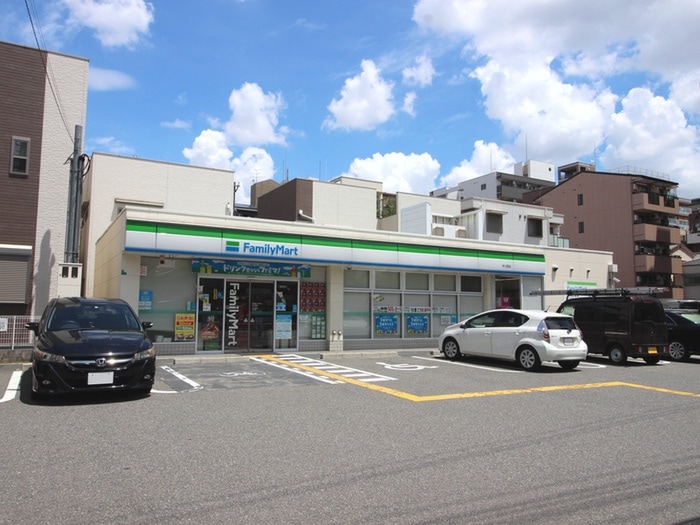 ファミリーマート(コンビニ)まで220m MELDIA CREST TAPP 新大阪 WEST