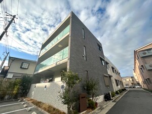 ＬＡ・ＢＲＩＳＥ ＫＮＯＴ