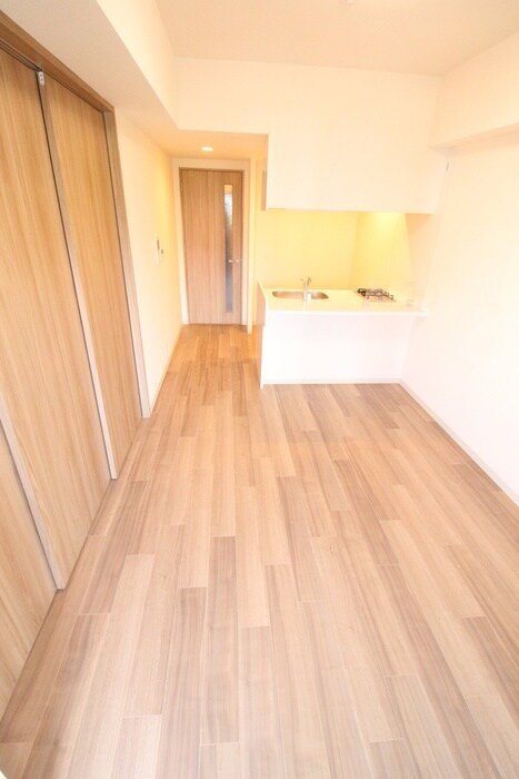 居室 ﾌﾟﾚｻﾝｽ大阪天満リバーシア(1003)