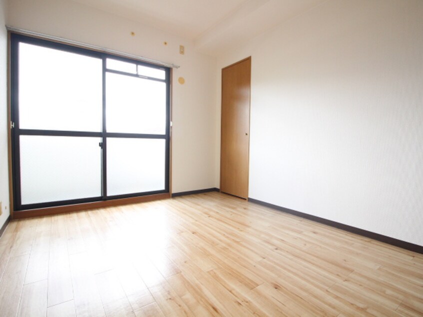 居室 ト－シンコ－ポ川西