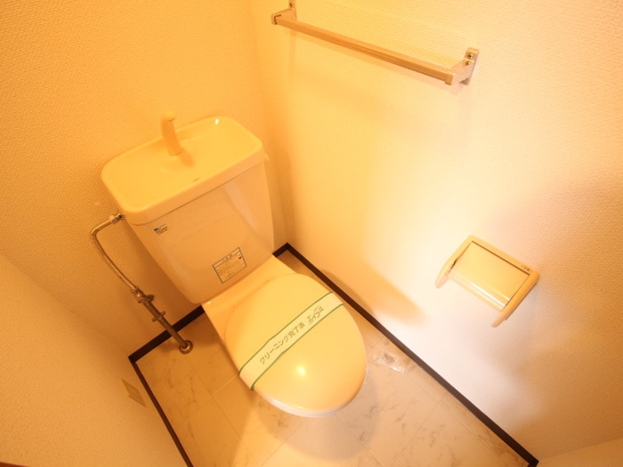 トイレ ト－シンコ－ポ川西