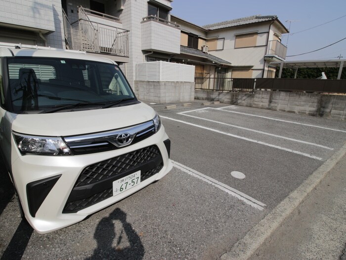 駐車場 シャト－エイワ