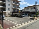 駐車場 リバ－サイド中山