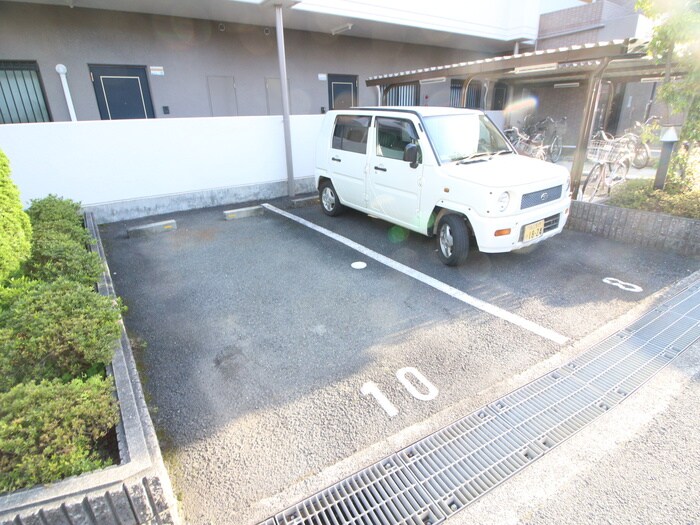 駐車場 ラウレール・ヒラタ