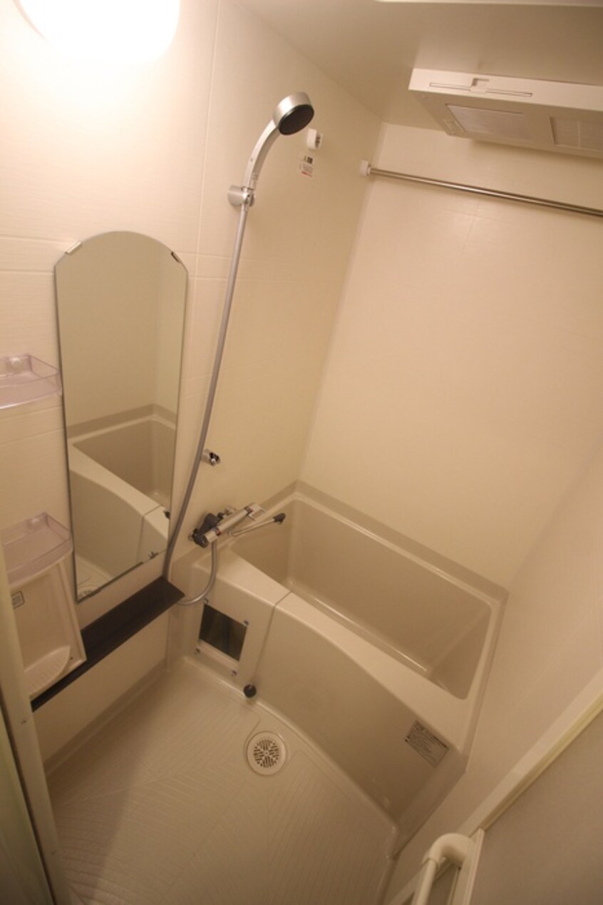 バス／シャワールーム等 ﾌﾟﾚｻﾝｽ新大阪ｽﾄﾘｰﾑ(301)