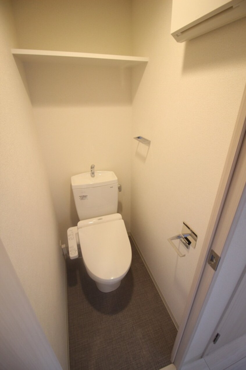 トイレ ﾌﾟﾚｻﾝｽ新大阪ｽﾄﾘｰﾑ(301)