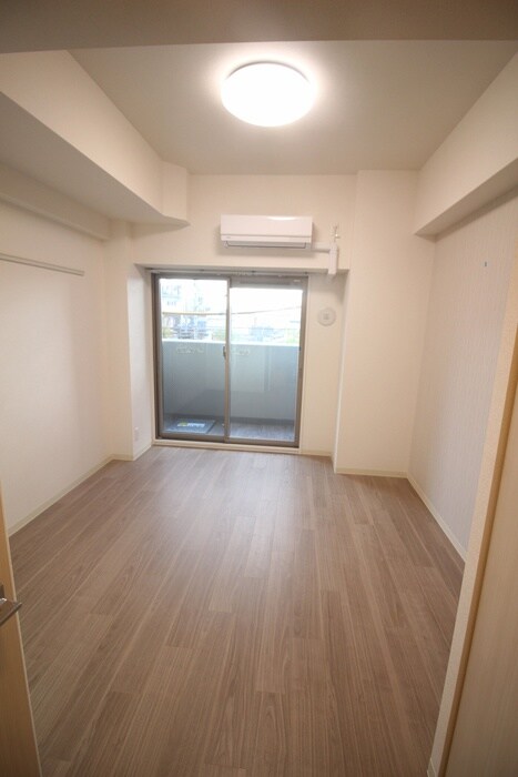 居室 ﾌﾟﾚｻﾝｽ新大阪ｽﾄﾘｰﾑ(301)